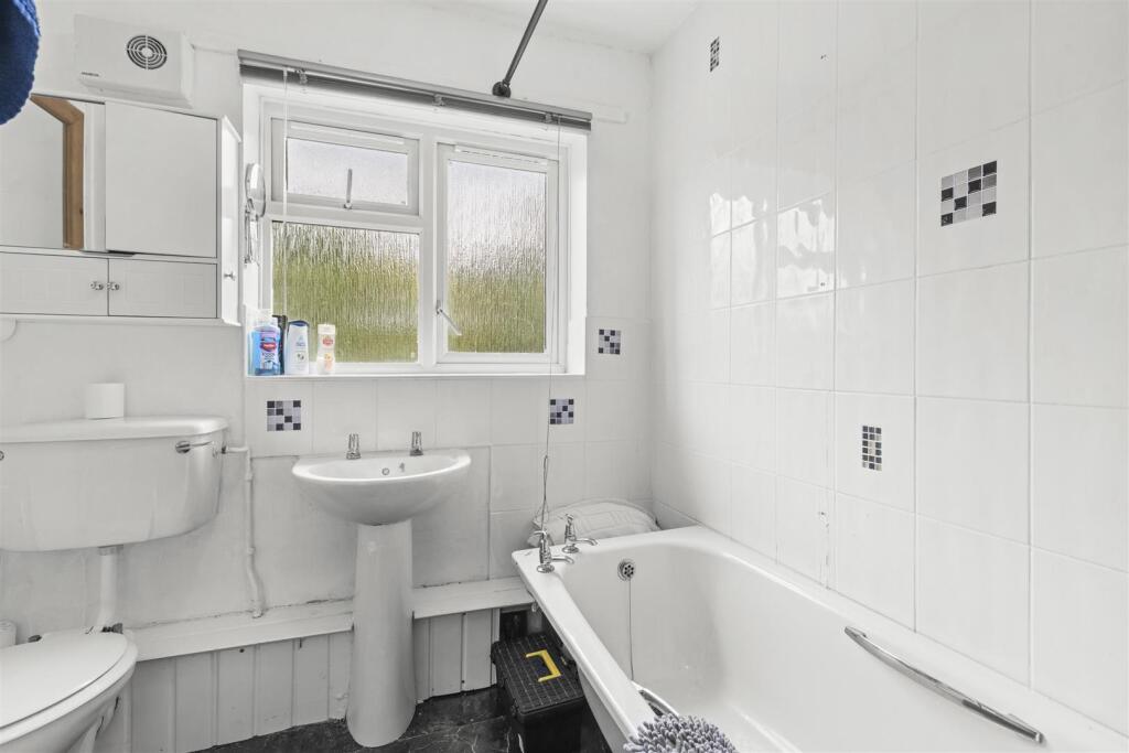 House in Hemel Hempstead, High Wycombe Community Board - More
