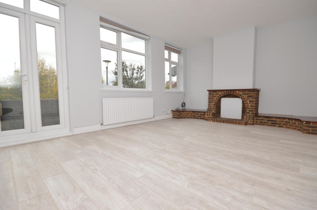 Main image of property: Claybury Broadway, Ilford, IG5 0LQ