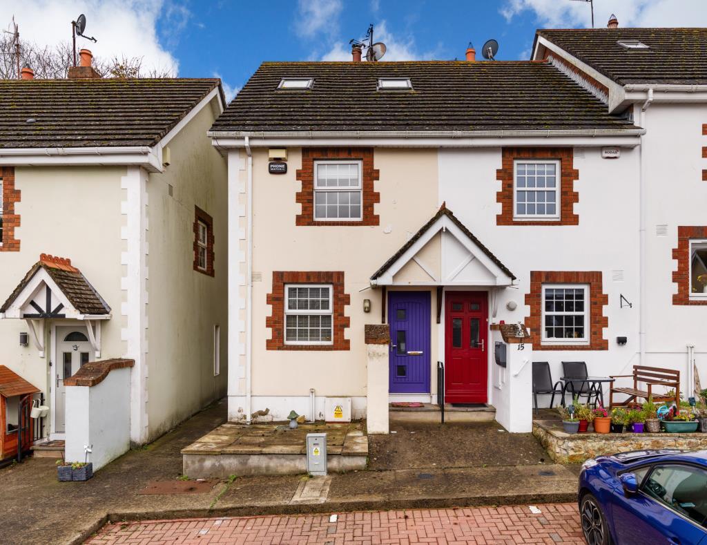 Main image of property: 16 Crosstrees, Howth, Dublin 13, D13XD89