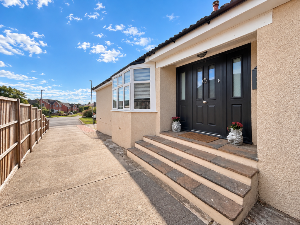 Ilchester Road, Yeovil, BA21 photo 2