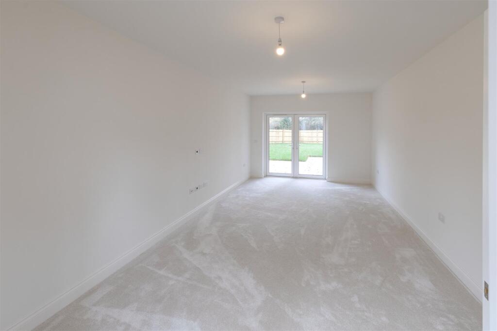 Holley Drive, Thurleigh, MK44 2FX photo 3