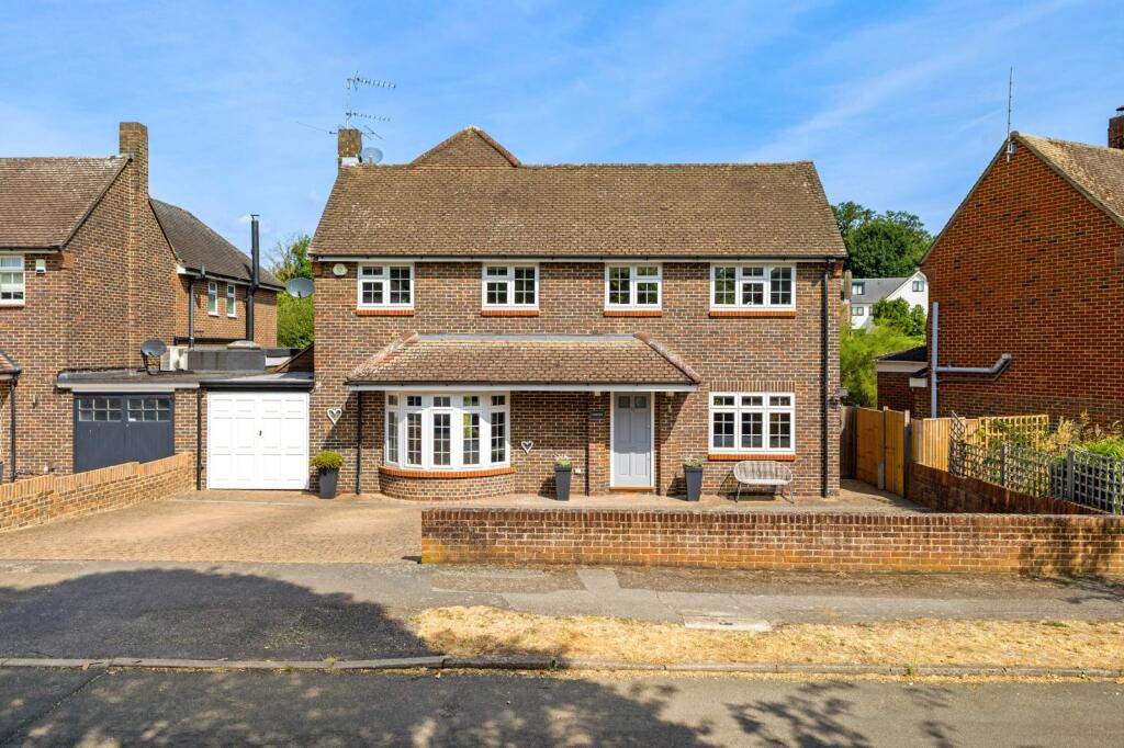 Main image of property: Evelyn Way, Stoke d'Abernon, Cobham, Surrey, KT11