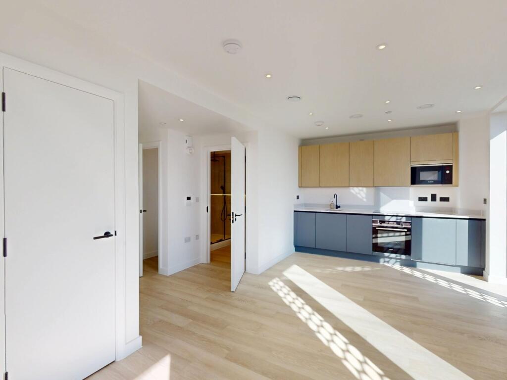 Main image of property: 37 West Parkside, Greenwich, Greenwich, SE10