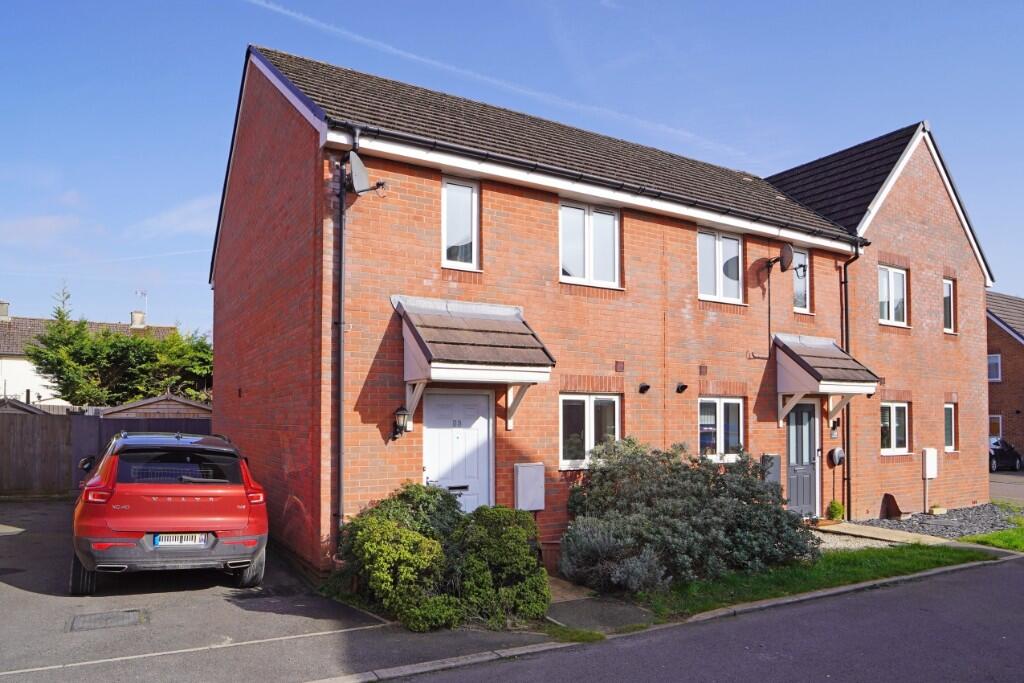 Main image of property: Trowbridge Close, Swindon, SN2 5BX