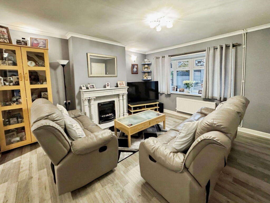 Garden Close, Llanbradach, Caerphilly, CF83 3NA photo 3