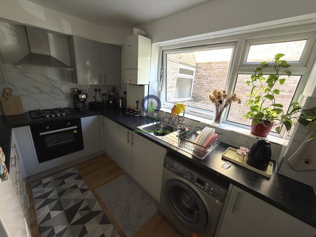 Apartment in Sutton - View 3