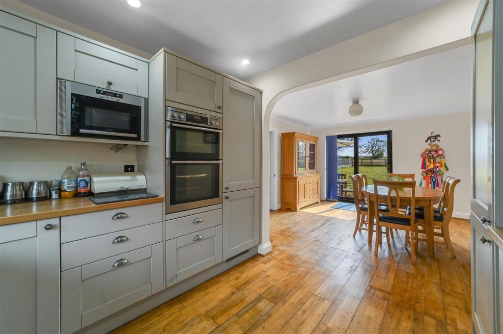 House in Manningtree, Wix - View 5