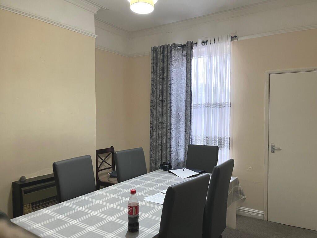House in East Yorkshire, Kingston upon Hull - More