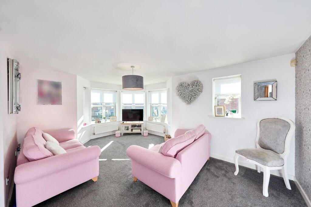 Houston Gardens, Chapelford, Great Sankey photo 4