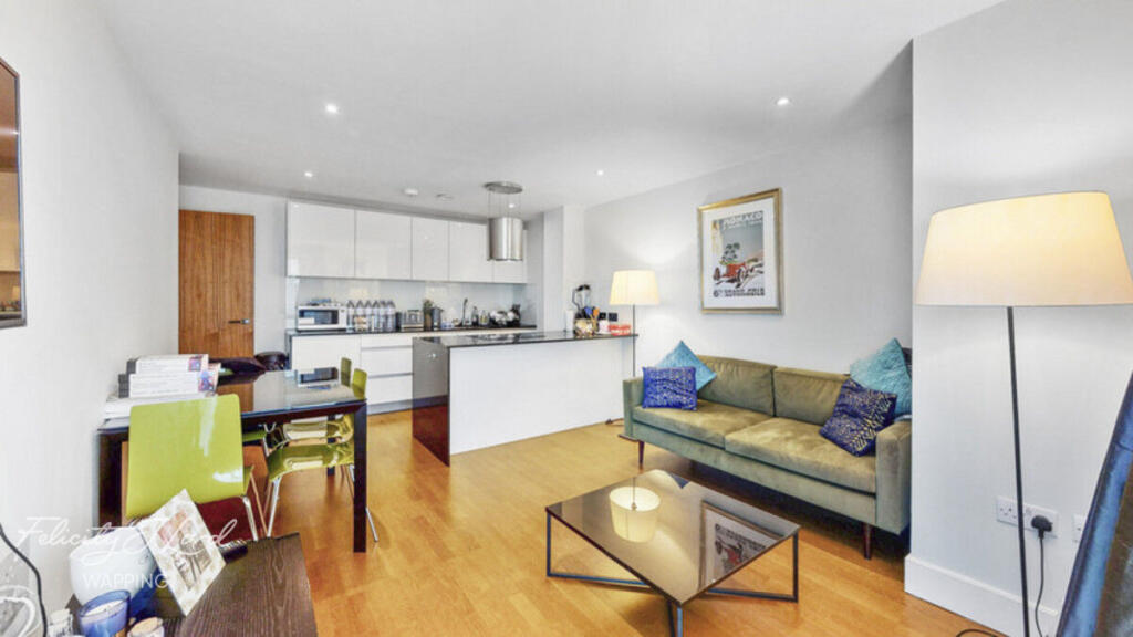 1-bed flat on Whitechapel High Street, London E1, £425,000