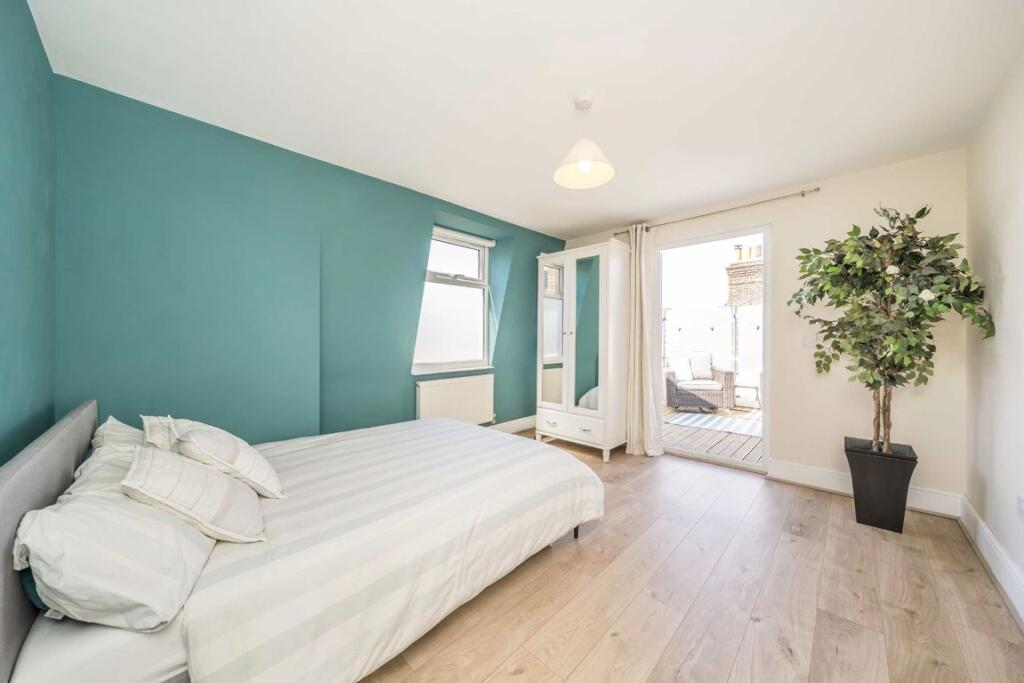 Apartment in London - View 3