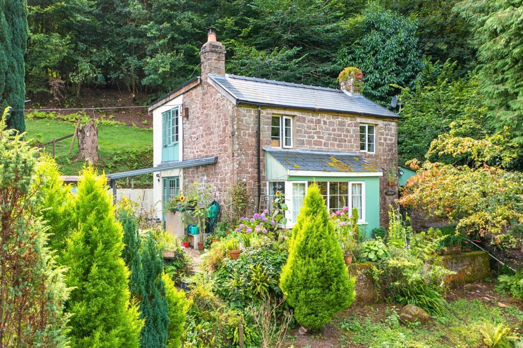 2-bed house on Woodview, Whitebrook, NP25, £449,000