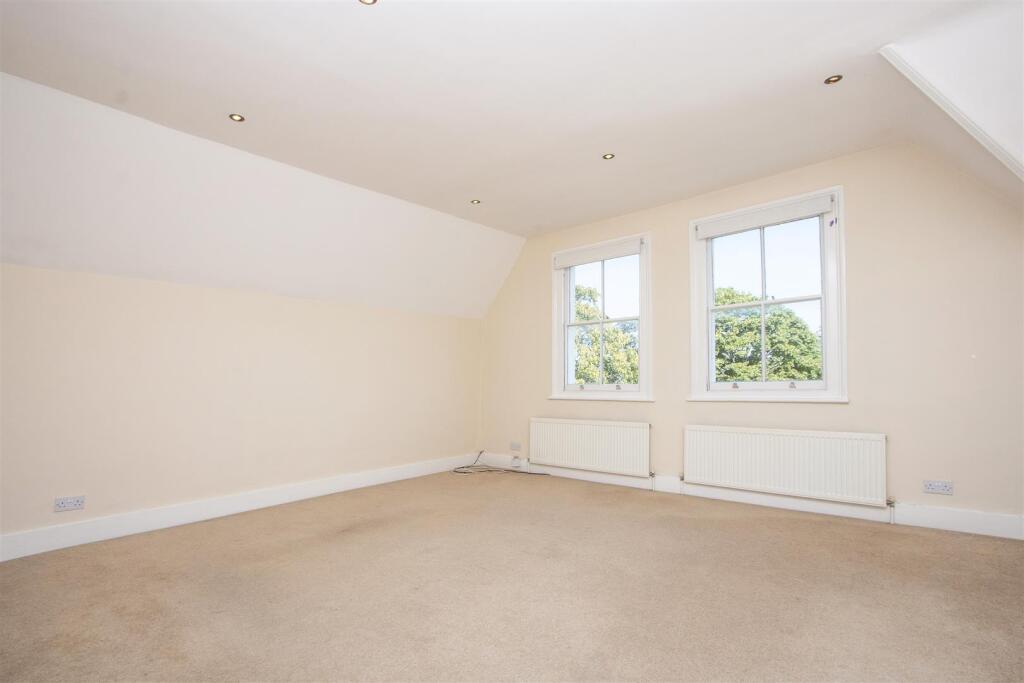 Apartment in London - View 3
