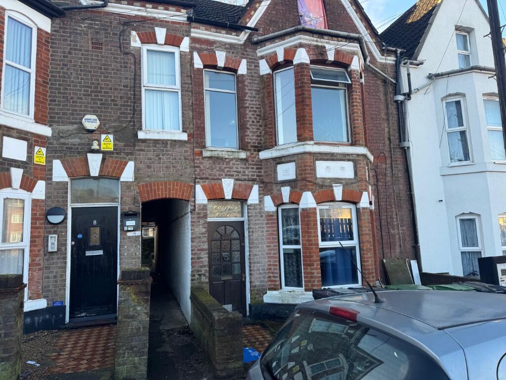 Main image of property: Cardiff Grove, Luton, Bedfordshire, LU1