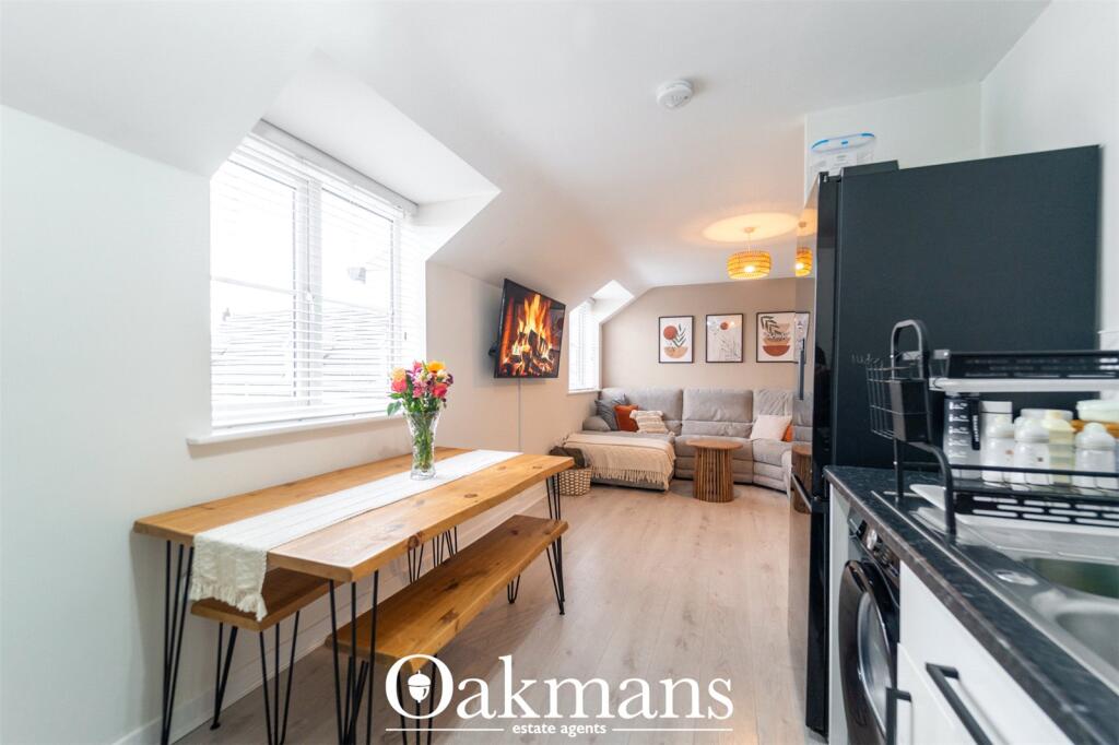 Apartment in Birmingham, West Midlands - View 3