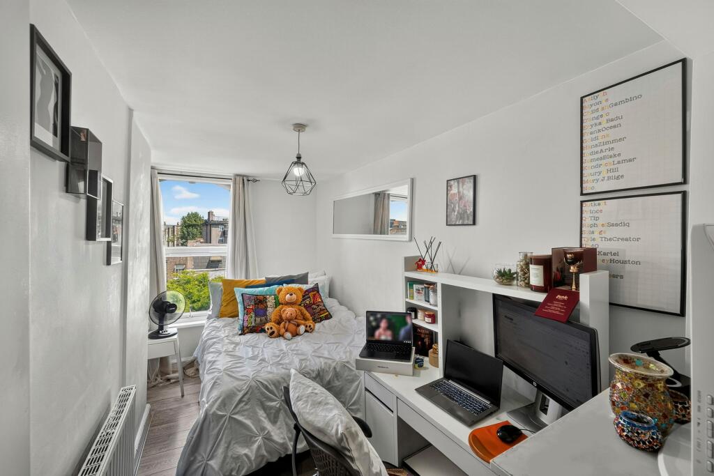 BEDROOM5.jpg