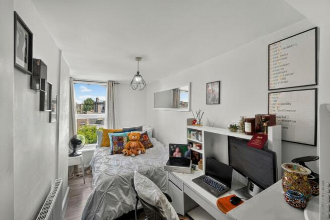 BEDROOM5.jpg