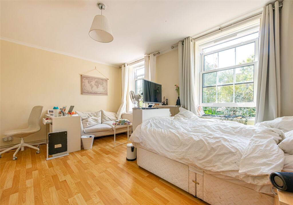 Apartment in London - View 3