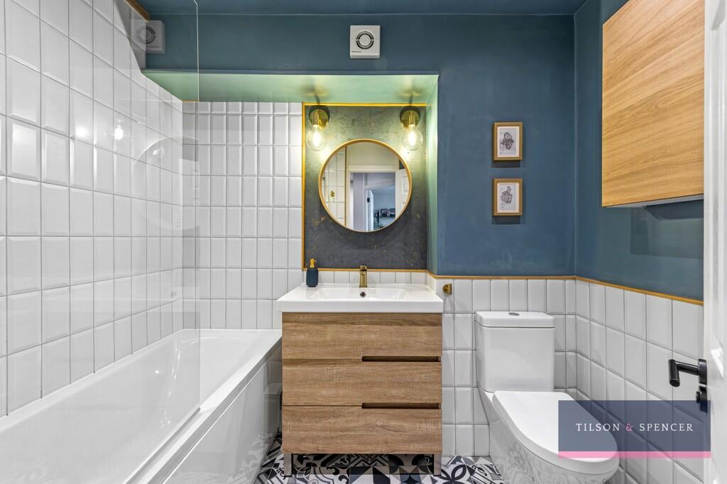 Apartment in London - More