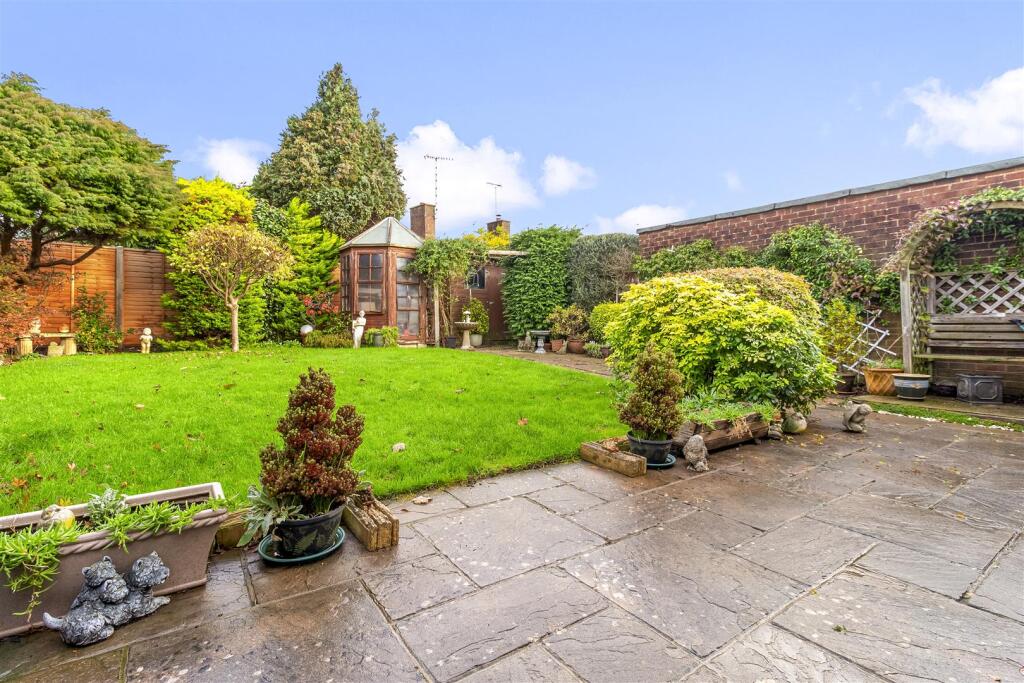 Twyford Close, Worthing photo 2