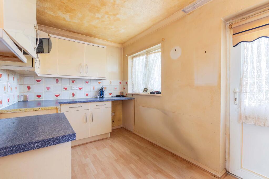 House in Slough, Colnbrook with Poyle - View 4