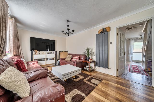 House in Basingstoke and Deane, Brighton Hill - View 2