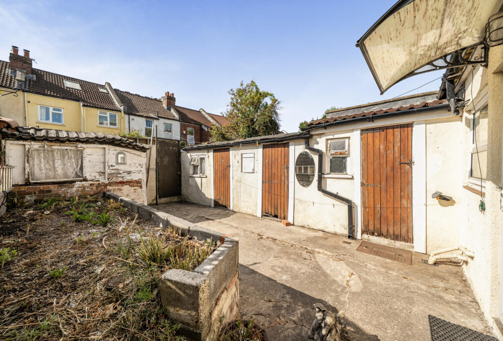 House in Bristol, Baptist Mills, St Werburgh's - View 4