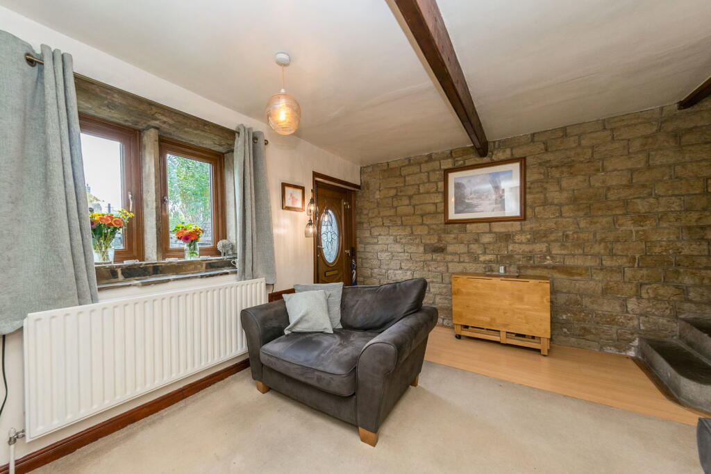 House in Huddersfield, Shelley - View 5