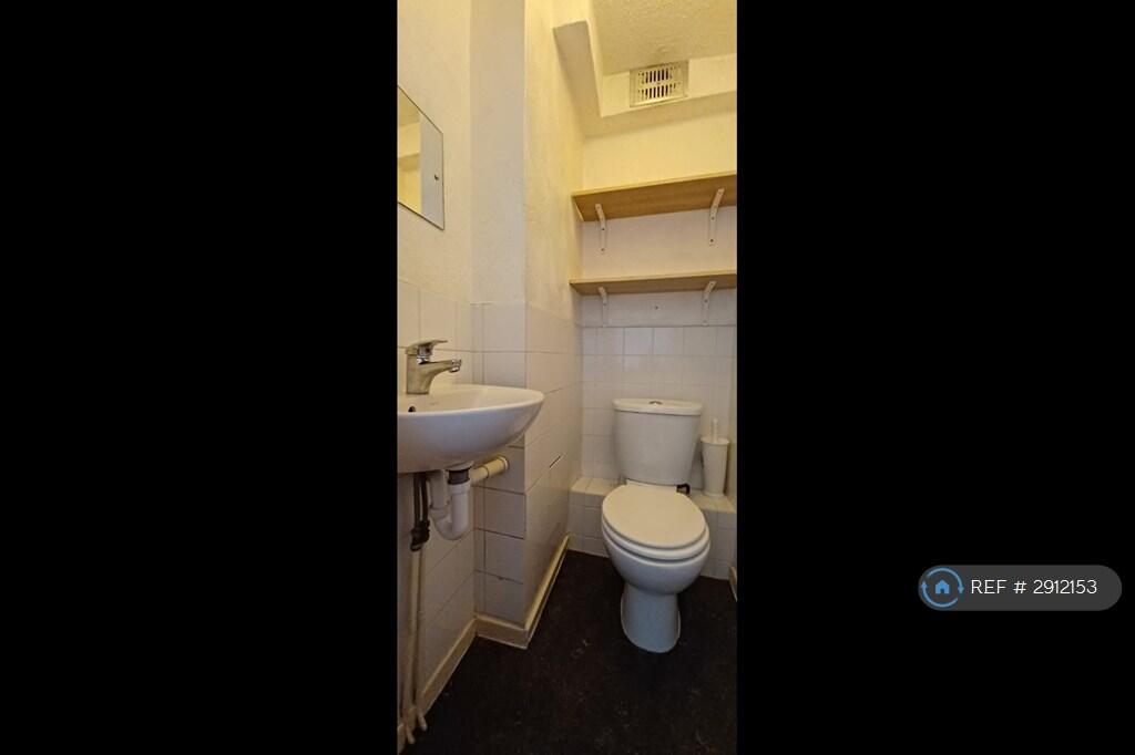 3 bedroom maisonette for rent