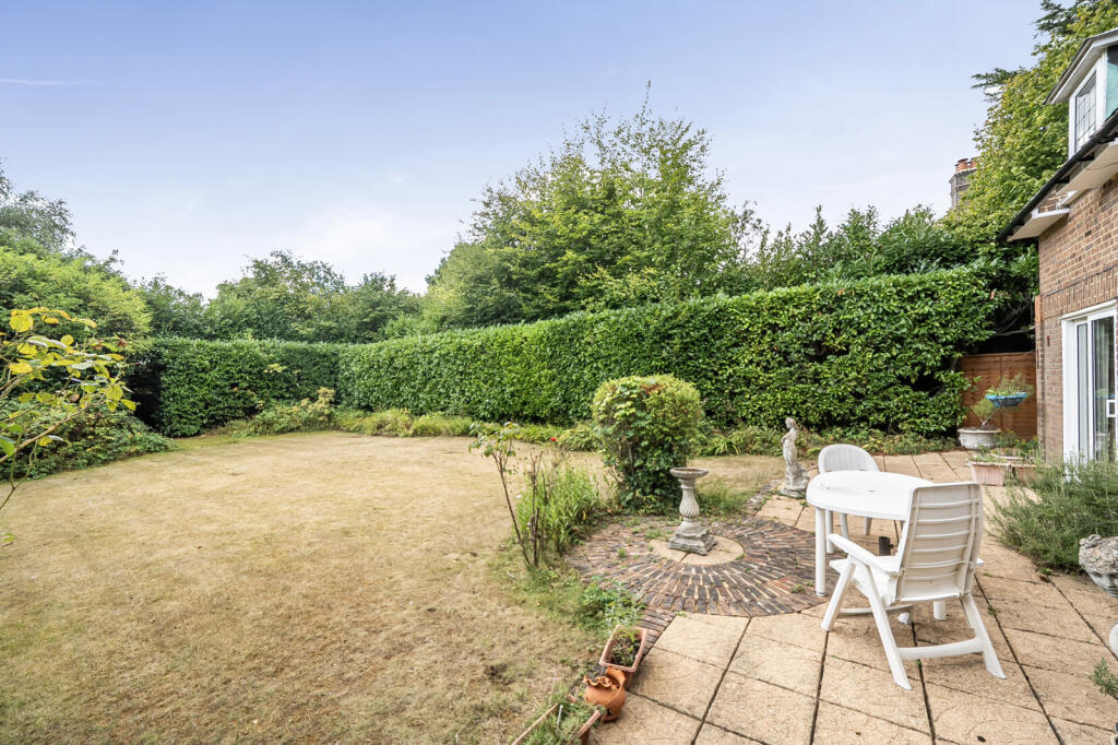 House in High Wycombe, Buckinghamshire - View 5