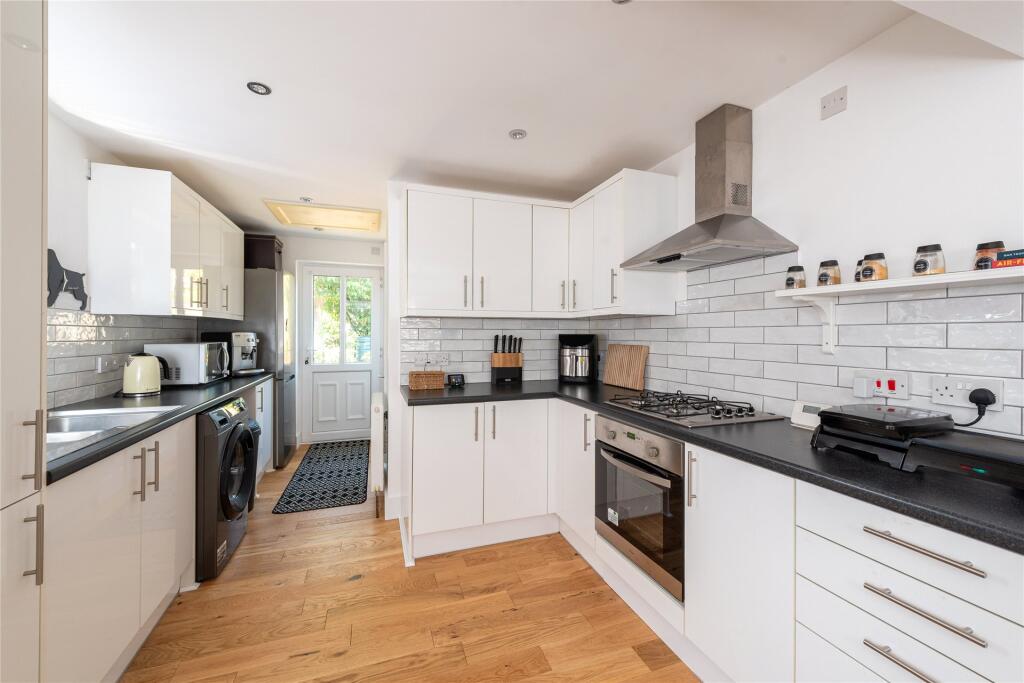 Main image of property: Cosgrove Road, Old Stratford, Milton Keynes, Northamptonshire, MK19