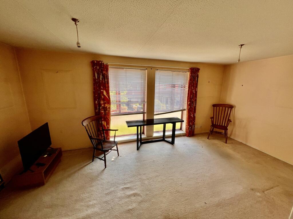 Apartment in London, Hanwell - View 3