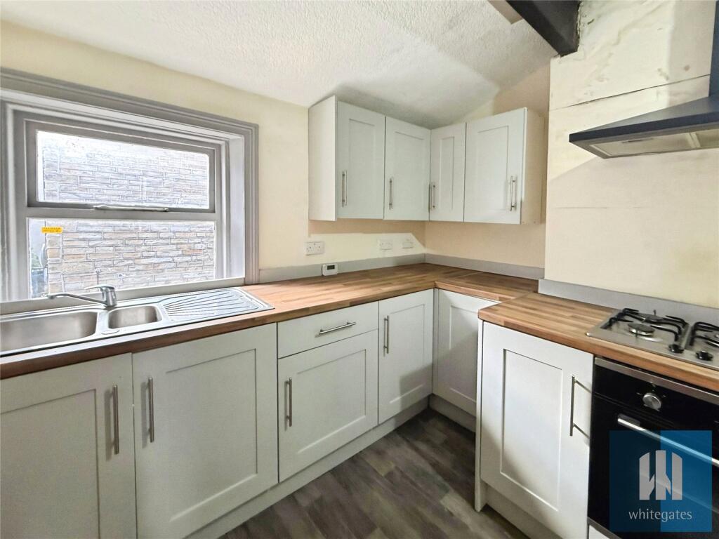 House in Kirklees, Crosland Hill - View 5