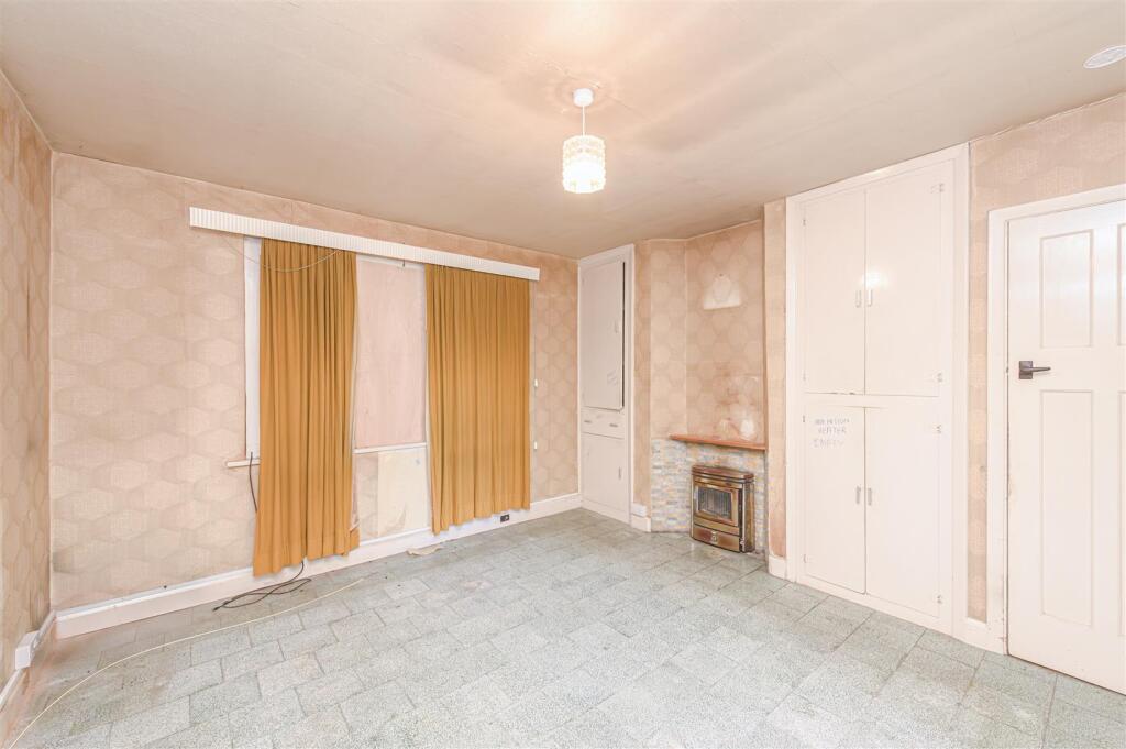 House in Leicester - More
