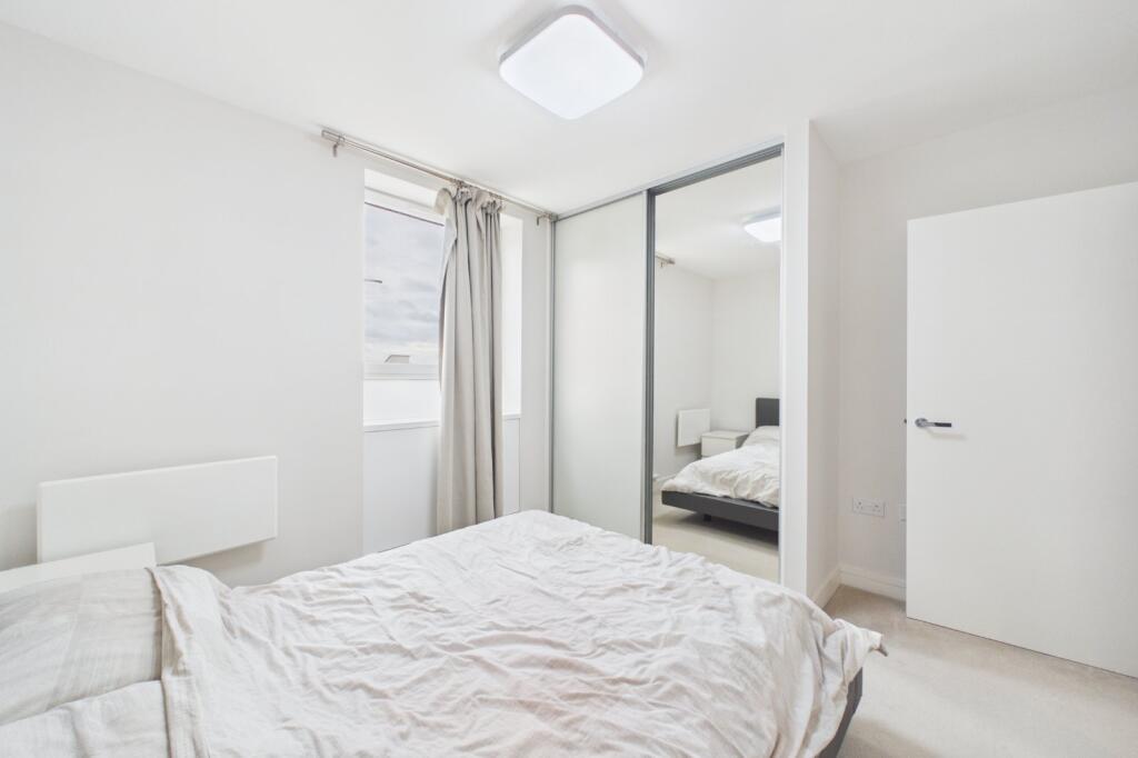 Apartment in Reading, Kennet Island, Whitley - More