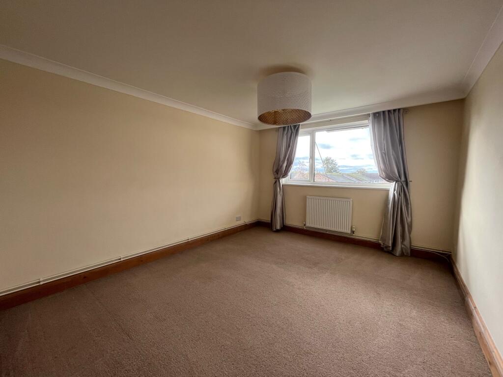 Apartment in Havant, Leigh Park - View 4