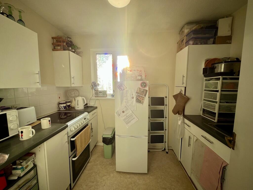 Freemans Close, Hungerford photo 4