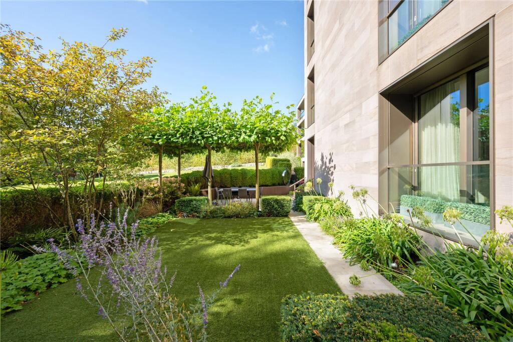 Main image of property: Caenwood Court, Hampstead Lane, London, N6