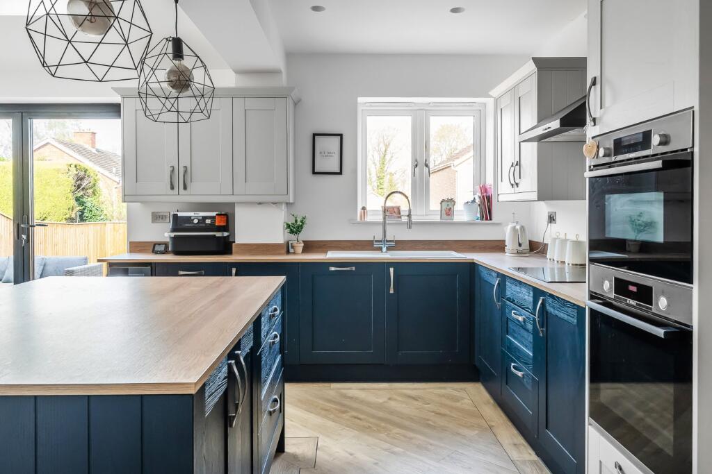 Duncan Drive, Guildford, Surrey, GU1 - View 6