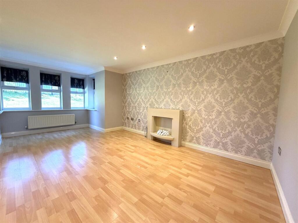 Apartment in Bolton, Westhoughton - View 5