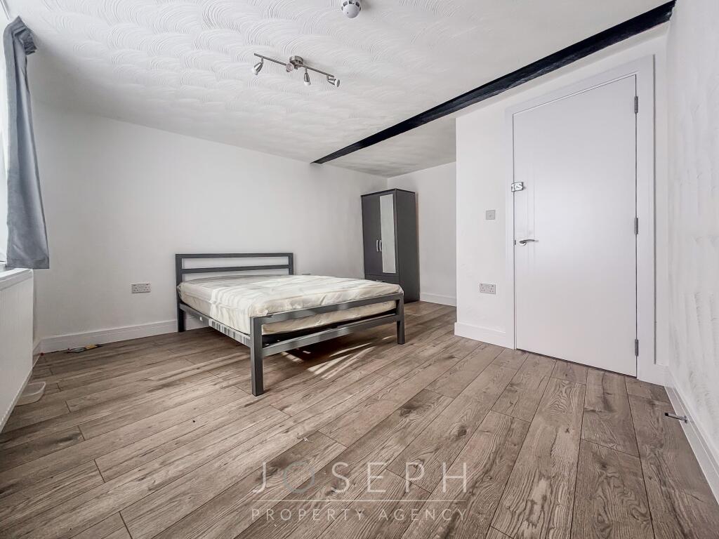 Main image of property: 33 Elm Street, IP1