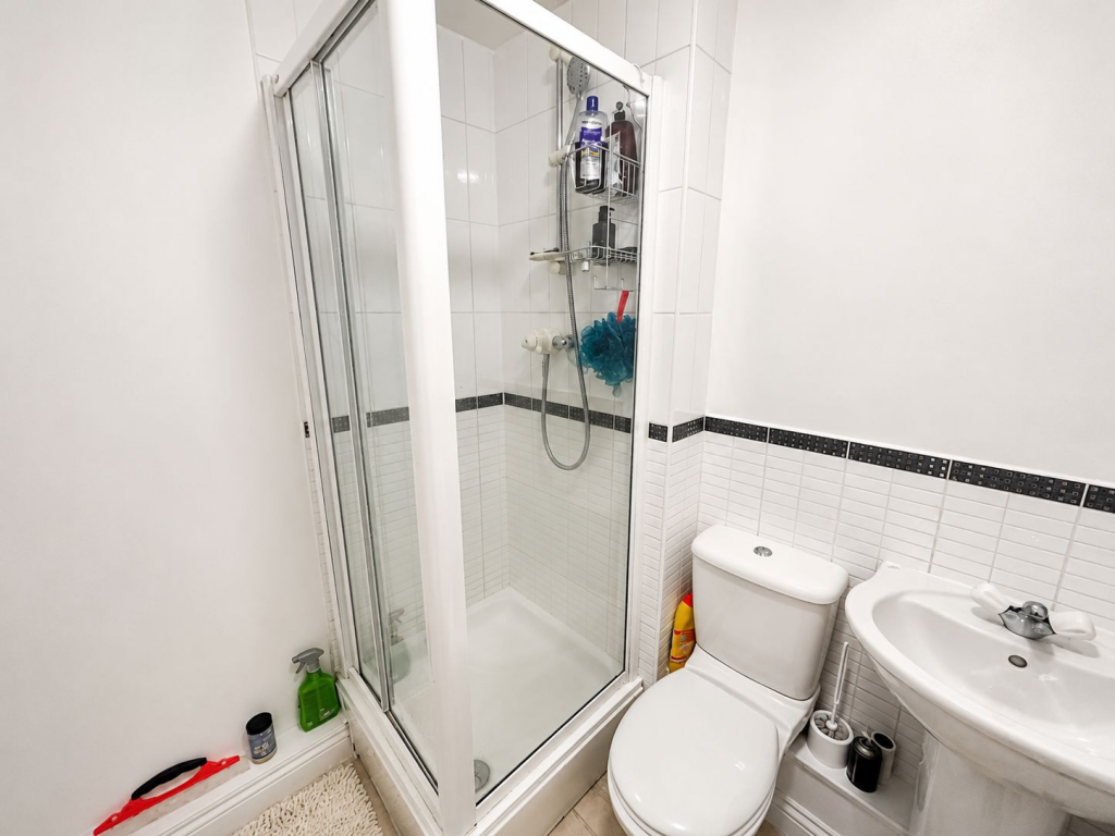 Apartment in North Shields, Preston - View 5