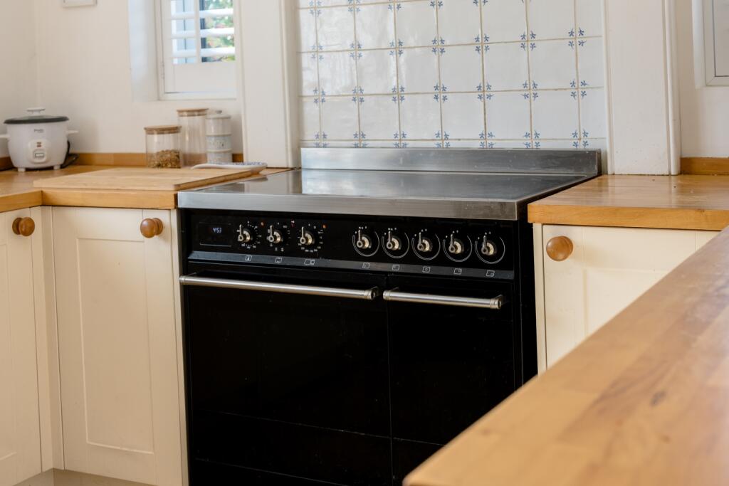 House in Stoke-on-Trent - View 5