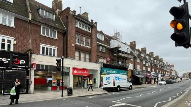 341343 Green Lanes Pic 3.jpg
