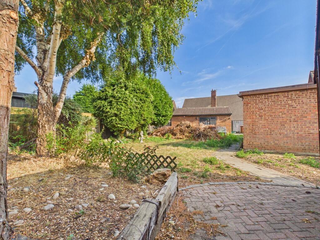 House in Thurrock, Essex - View 4