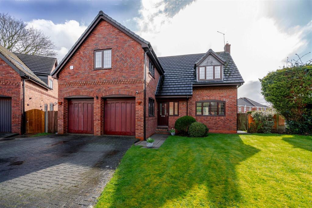 Main image of property: Oldcott Close, Worsley, Manchester