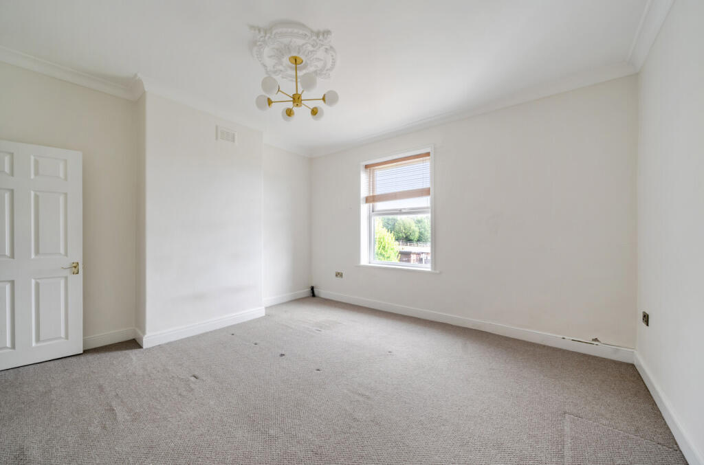 House in Leeds, East Ardsley - More