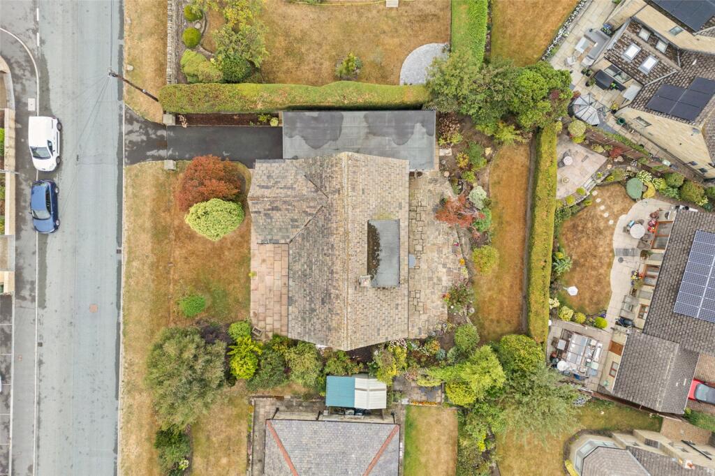 House in Huddersfield, Thunderbridge, Stocksmoor - View 4