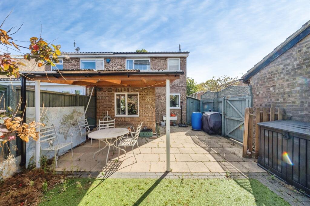 House in Stony Stratford, City of Milton Keynes - View 4