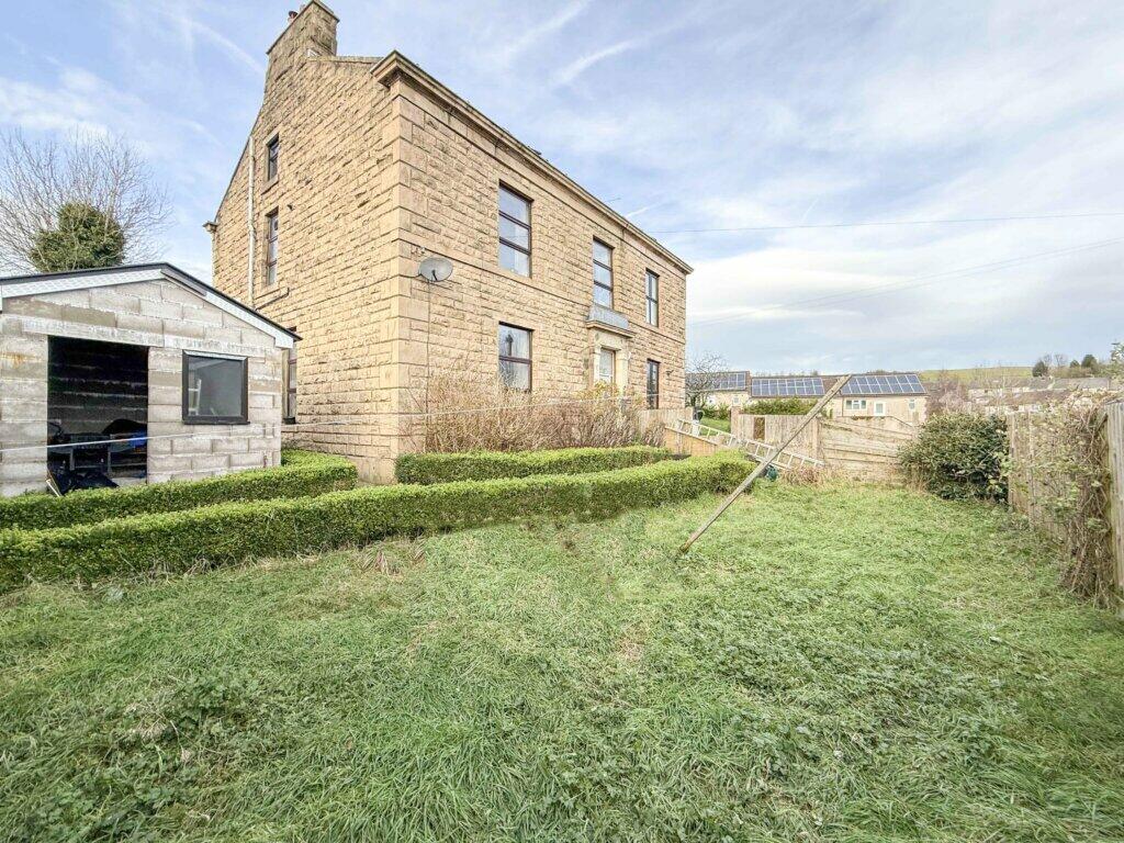 Primrose Bank House, Booth Road, Bacup photo 4